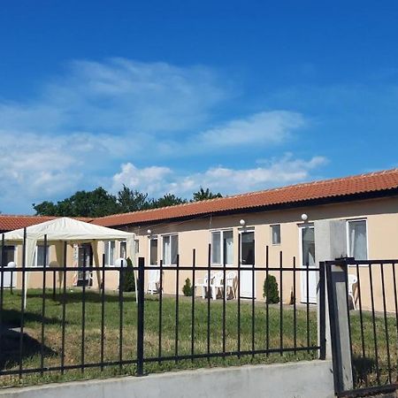 Krimski Bungalows Byala  Ngoại thất bức ảnh