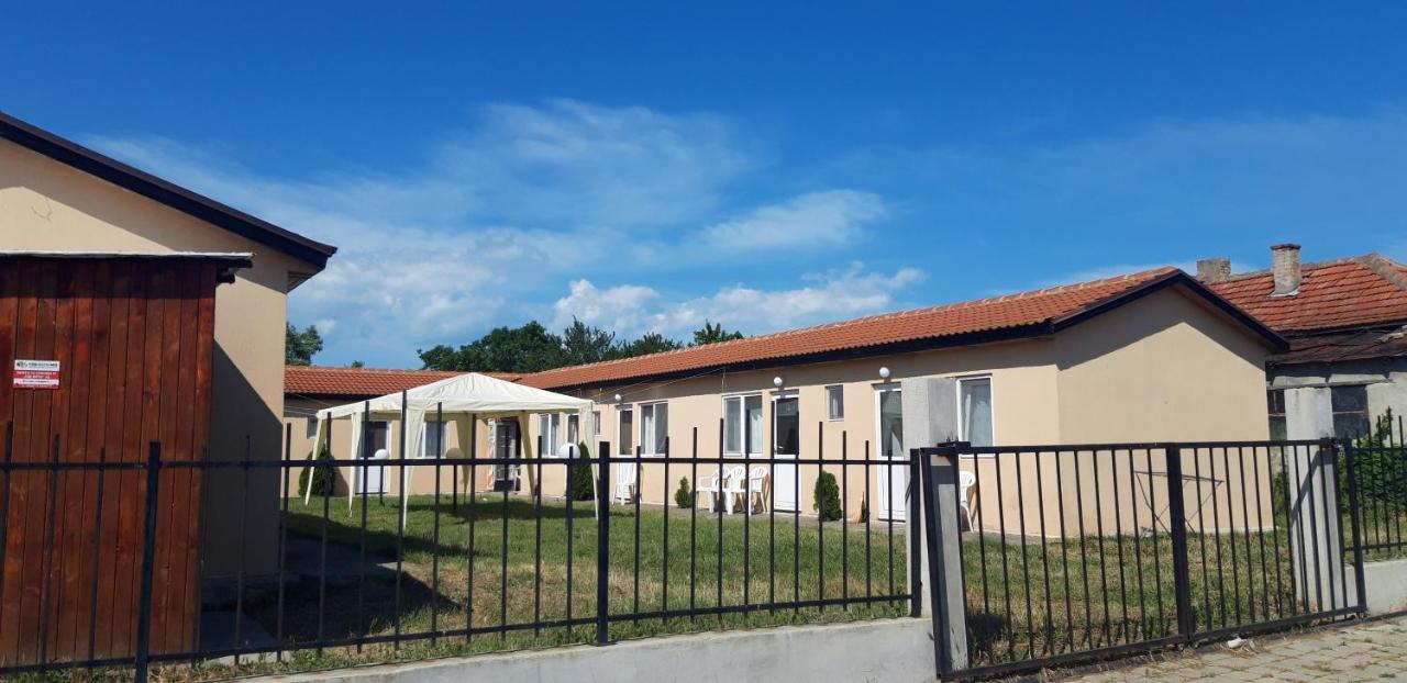 Krimski Bungalows Byala  Ngoại thất bức ảnh